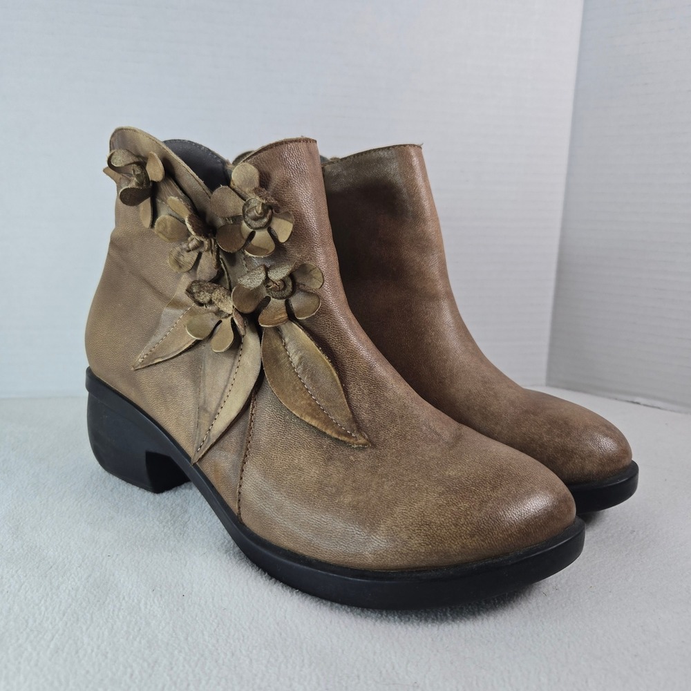 Socofy‎ tan handmade soft leather floral ankle boots Booties. Size 37 (US 7)